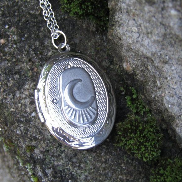 Crescent Moon Photo Locket Necklace witchy lunar witch vibes - Picture 7 of 8